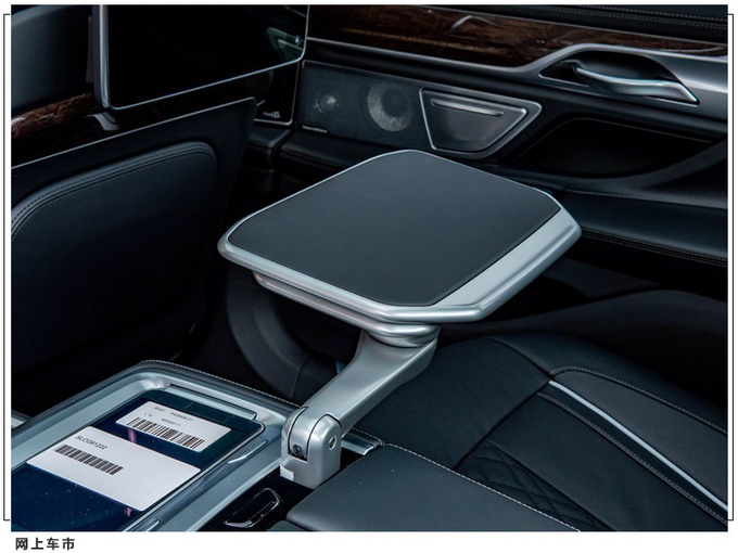 宝马新款M760i实拍搭6.6T加速媲美M5/配黑化套件-图13