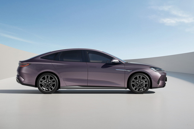 重塑中型轿车价值标杆比亚迪海豹DM-i上市售16.68-23.68万元-图4