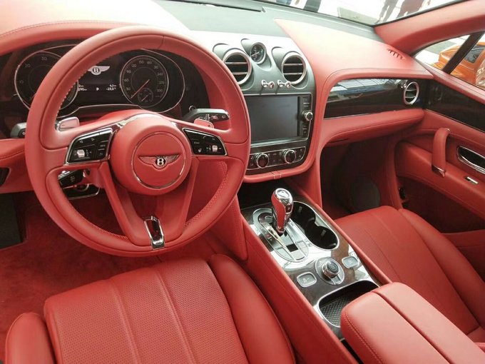 18款宾利添越绝佳四座 柴油高性能占优势-图5