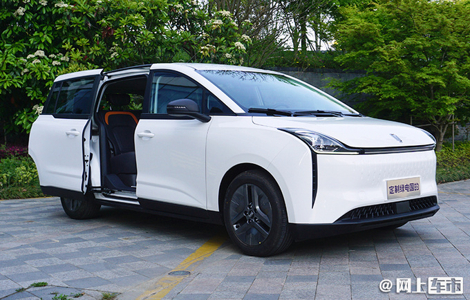 奔腾全新MPV售XX.XX万 专供出行市场 续航400km-图5