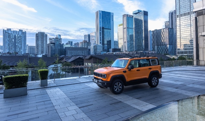 18.98万起就可入手专业越野利器全新BJ40刀锋英雄版开启预售-图3