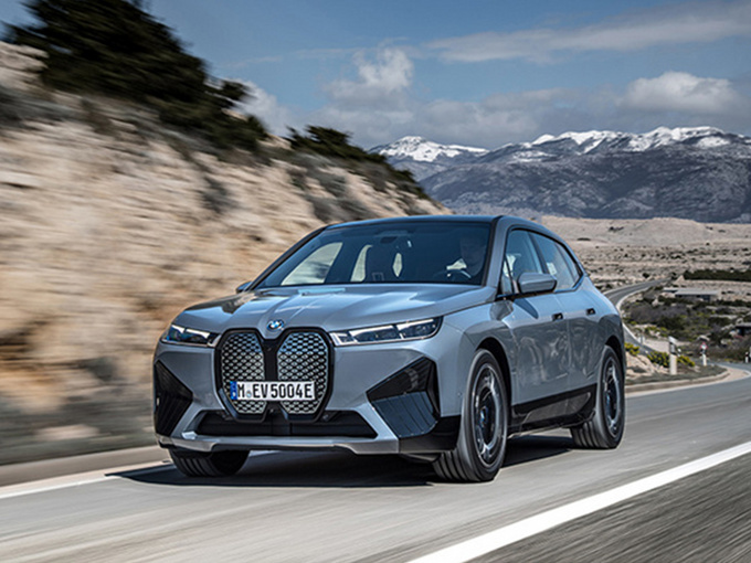 宝马全新iX正式投产 提供两种动力/明年秋季交付-图1