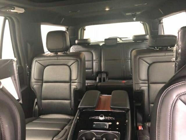 18林肯领航员总统版 全尺寸七座陆地方舟-图9