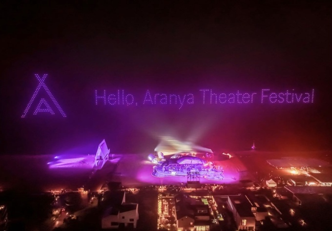 拥抱变化忠于独特—保时捷携手阿那亚戏剧节共探风格新境-图3