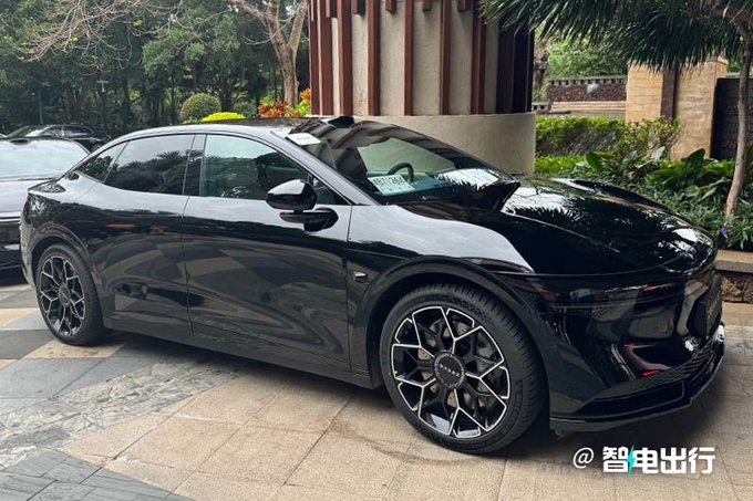 全面降价极氪007售XX.XX-XX.XX万元 XX亮点-图3