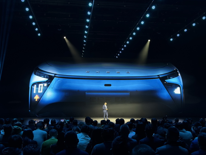 最高续航905km 3.7s破百 标配空气悬架 星纪元ES比预售降2万上市-图29