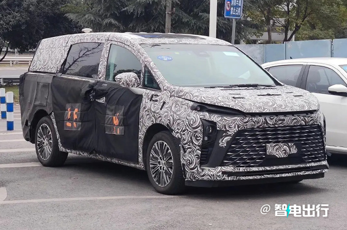别克新GL8实车曝光总经理搭合资最强插混-图2