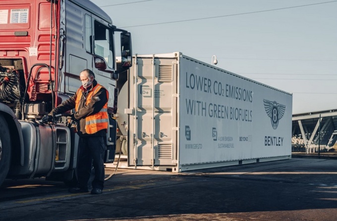 新添越插电混动版首秀 宾利展现电动化野心-图9