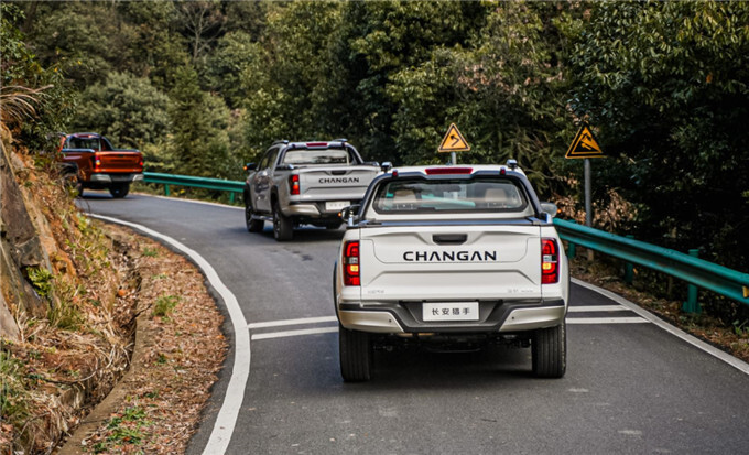 长安猎手正式上市13.99万元起全球首款超级增程皮卡填补空白-图17