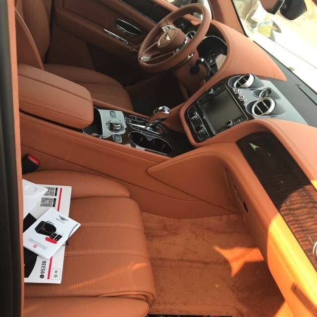 抢先体验宾利添越SUV 标配/选配内容讲解-图4