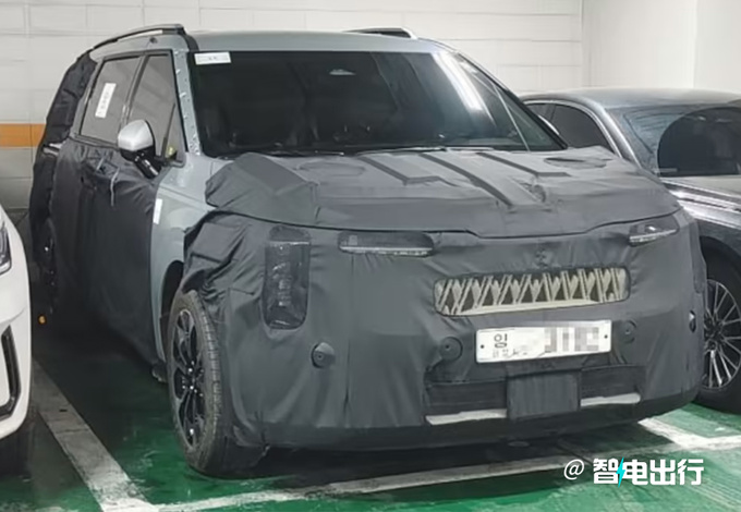 起亚新款嘉华曝光尺寸超别克GL8/确认年内投产-图2