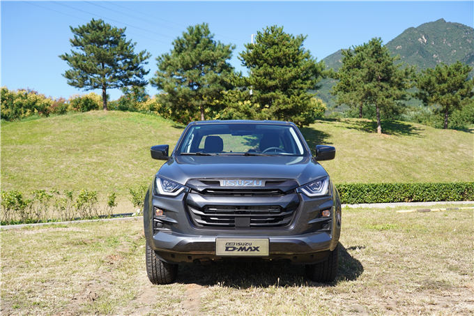 2023款D-MAX正式上市售价来到13万级三大件品质优异-图9