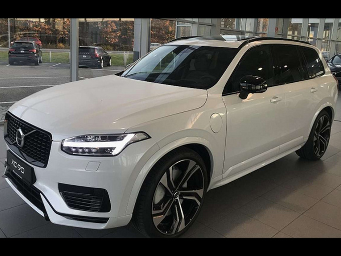 沃尔沃xc90进店实拍配熏黑外观套件搭20t动力超宝马x5