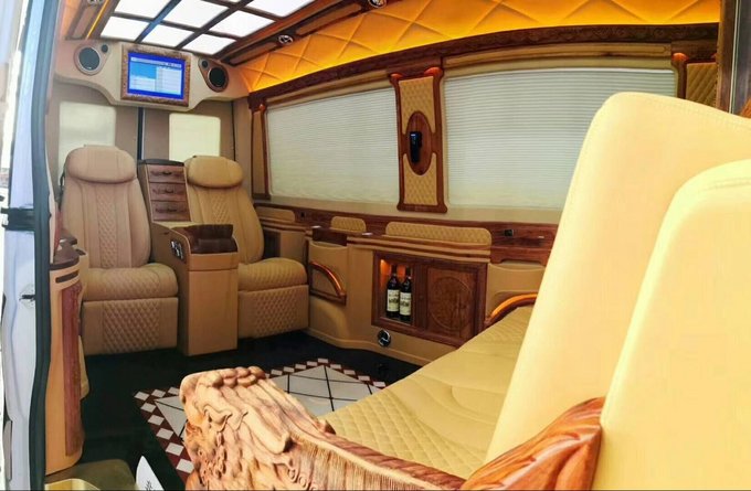 奔驰斯宾特颜值担当 高端商务加饰不加价-图5