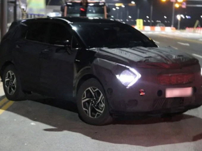 起亚全新狮跑曝光 灯组造型大改/最快上半年亮相-图1