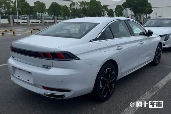 标志新508L八月上市全系1.8T 撞脸长安UNI-V-图3