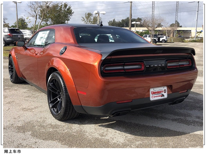 道奇最强挑战者实车街拍 搭6.2L V8/零百3.7秒-图4