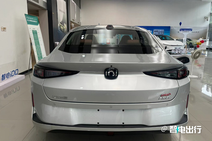 长安启源A05本月上市 4S店预售9.99万元起-图3