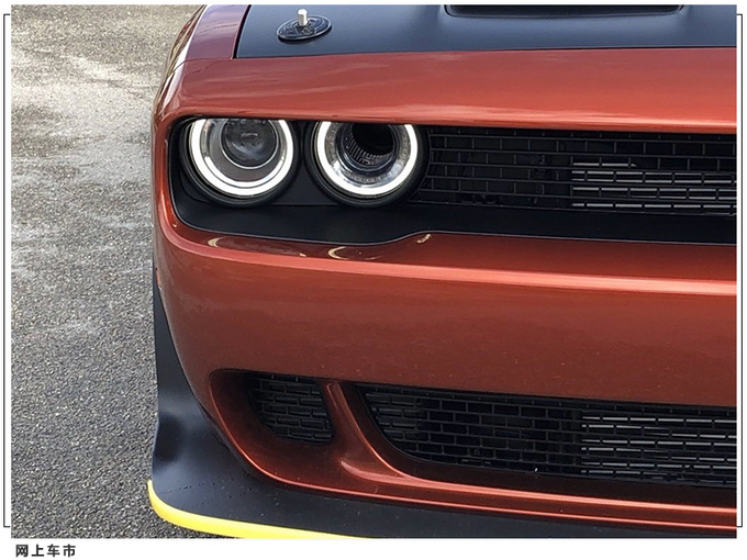 道奇最强挑战者实车街拍 搭6.2L V8/零百3.7秒-图5