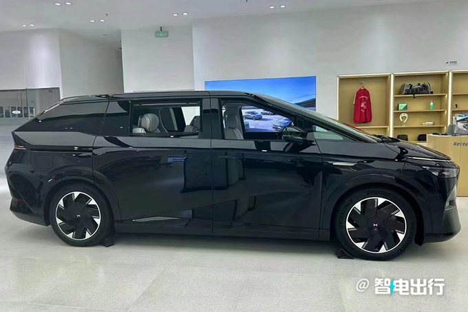 小鹏X9元旦上市标配后轮转向 37万起售能火-图2