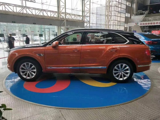 18款宾利添越4.0T 高品质汽油V8酬宾特惠-图6