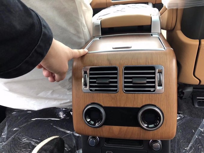 18款路虎揽胜行政 加长四驱SUV旷世之作-图5