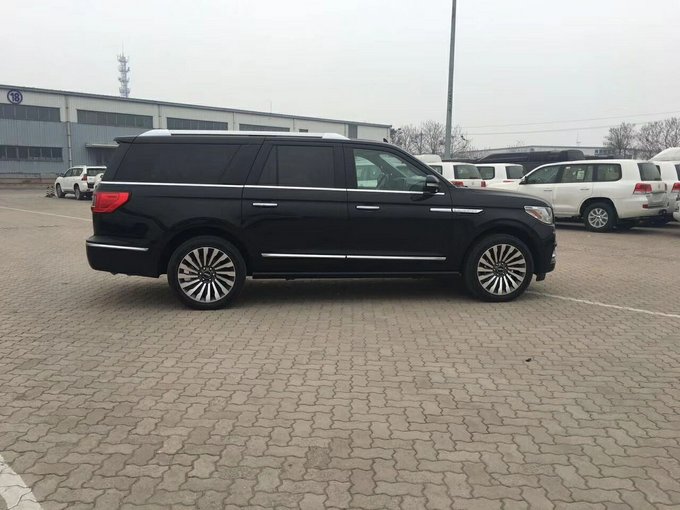 18林肯领航员133万 四驱长轴极富攻击性-图8