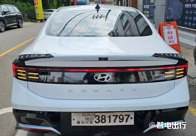 現代十一代索納塔實車街拍官宣明年國產開售-圖3