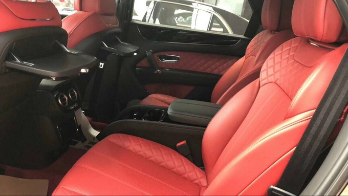 18款宾利添越6.0T 黑色高配仅此一台特价-图7