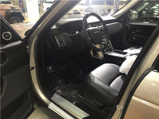 18款路虎揽胜行政版 3.0奢华SUV英伦风格-图6