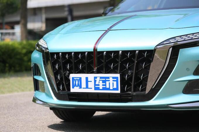 同样走年轻化路线与蒙迪欧雅阁相比红旗H6赢在哪-图2