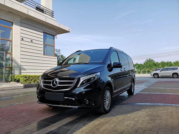 2018款最流行商务车 奔驰V250改装更豪华-图1