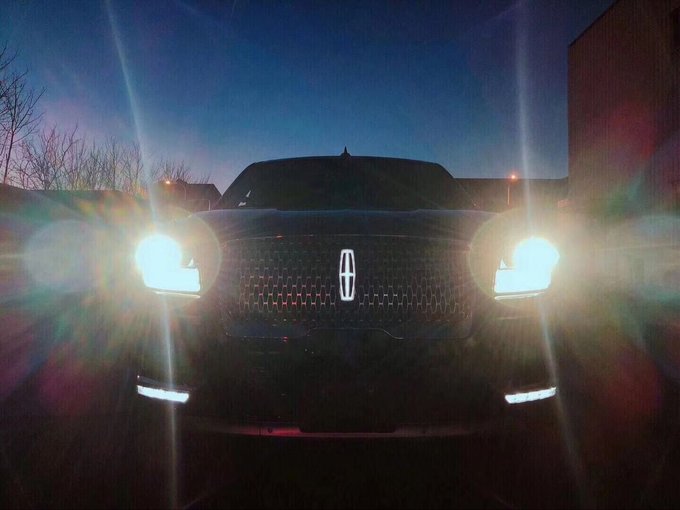 加版18款林肯领航员 全路况四驱港口疯抢-图2