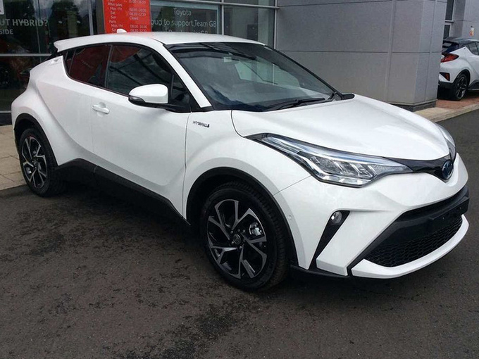丰田全新C-HR实拍曝光搭2.0L+CVT/油耗低动力强-图1