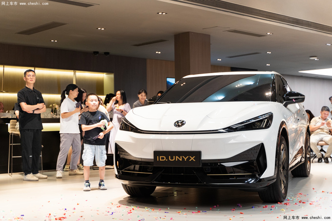 大众首款智能电动轿跑SUV ID. 与众正式上市-图5