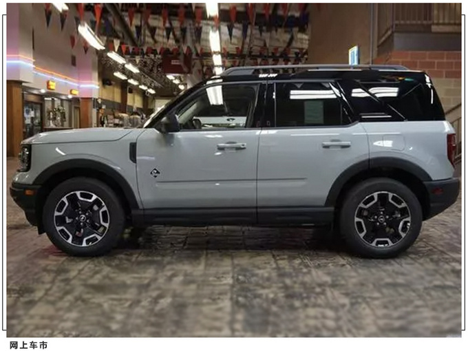 福特全新SUV实拍 搭2.0T+四驱/双色车身造型方正-图3