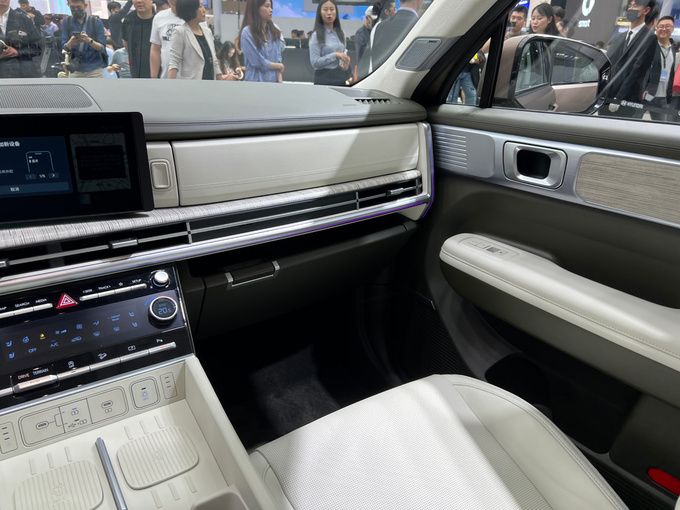 2024北京车展全新现代胜达实拍体验硬朗与温馨的完美组合-图16