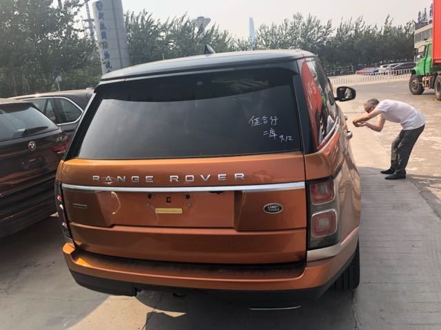 路虎揽胜创世加长版 马达加斯加橙超抢眼-图3