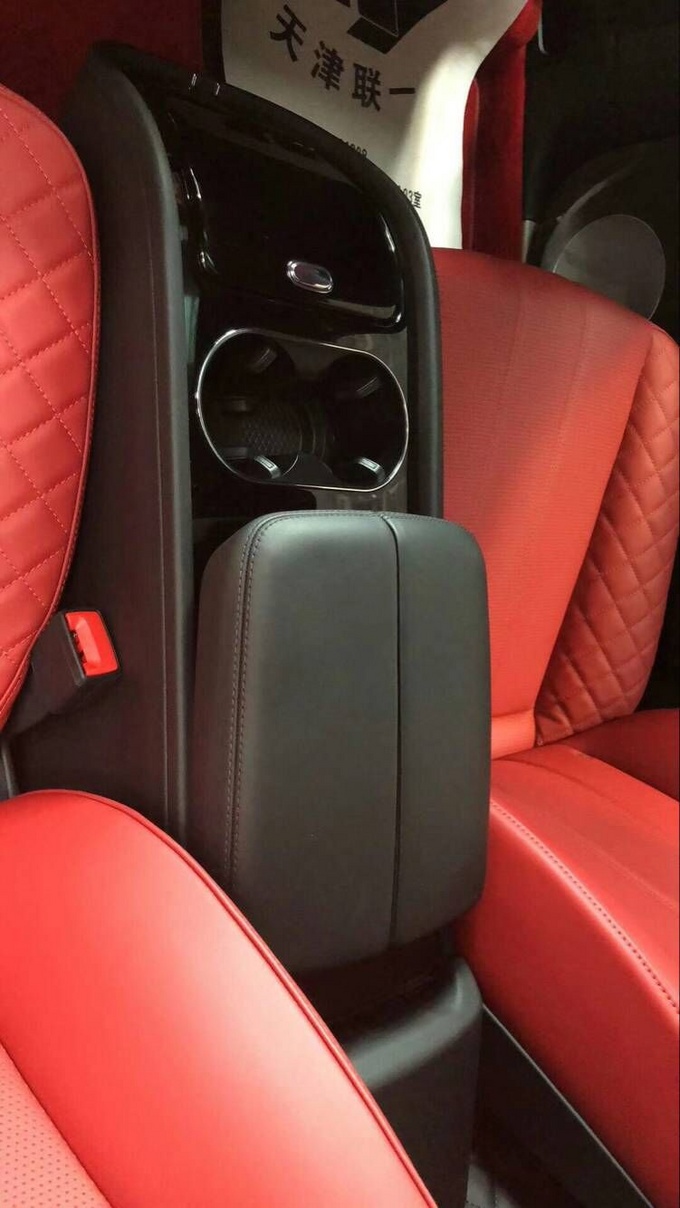 18款宾利添越6.0T 黑色高配仅此一台特价-图6