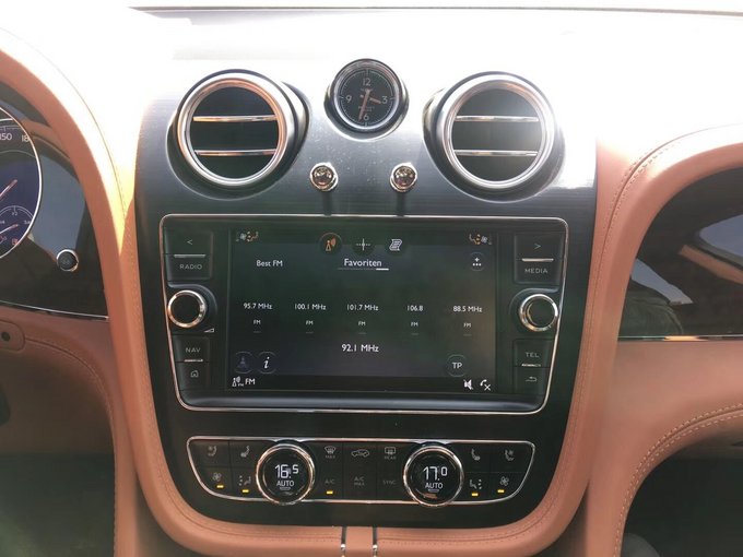 18款宾利添越4.0柴油五座 全球最奢华SUV-图4