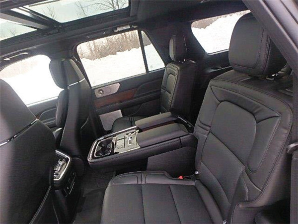 林肯领航员尊贵座舱精工设计 18款商务车-图7