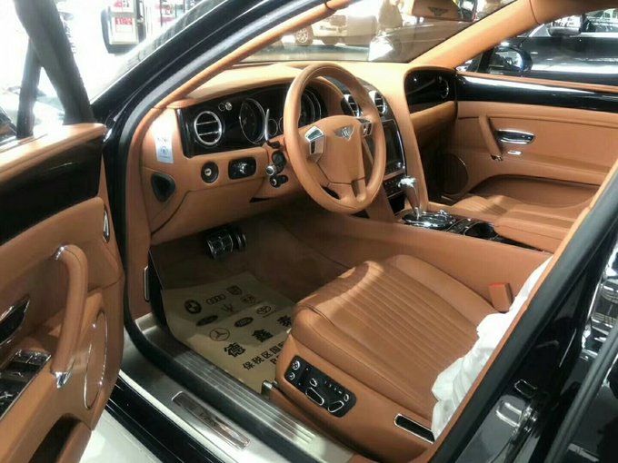 17款宾利飞驰4.0T V8S声名显赫五座豪轿-图4