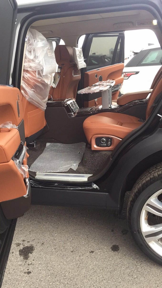 路虎揽胜巅峰创世 5.0加长版SUV气势磅礴-图9