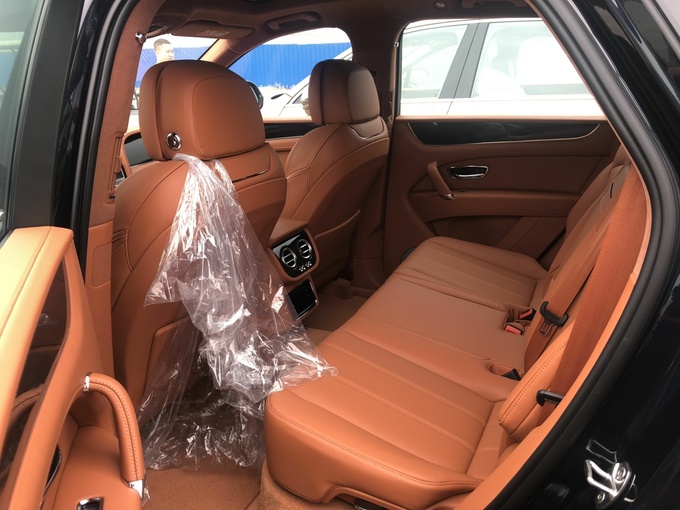 18款宾利添越 深度剖析4.0汽油参数配置-图6