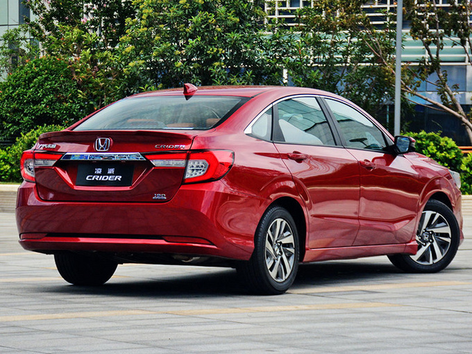 10万买经济省油家用轿车 看看这三款车怎么样-图6