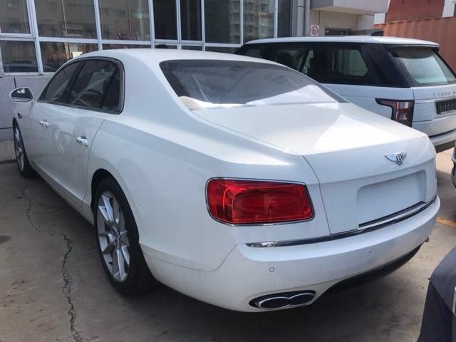 新宾利飞驰4.0T 有档次四座豪轿配置揭秘-图3