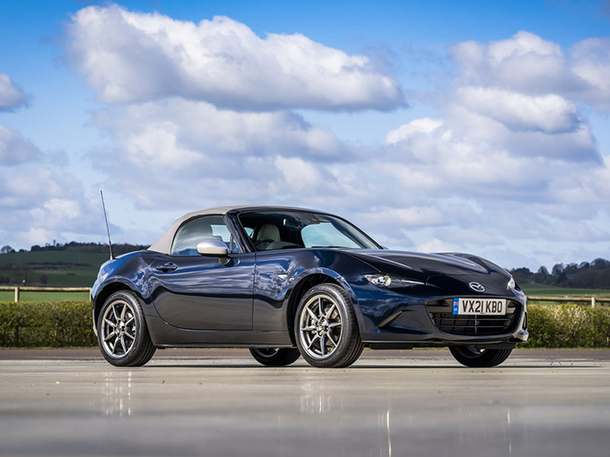 马自达MX-5新车型曝光 搭1.5L/灰色软顶敞篷设计-图1