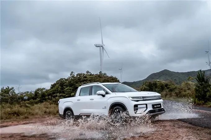 雷达打造RD6移动科研工作站 交付海南热带雨林国家公园-图1