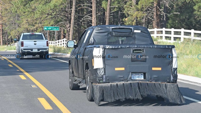全新丰田坦途内饰谍照有望在今年秋季正式上市-图4
