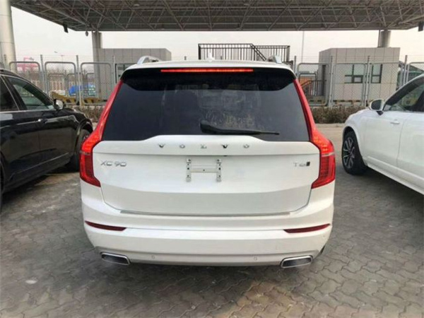 18款沃尔沃XC90 七座高端商务SUV清仓价-图4